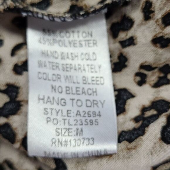 Umgee collar vee neck - Picture 6 of 6